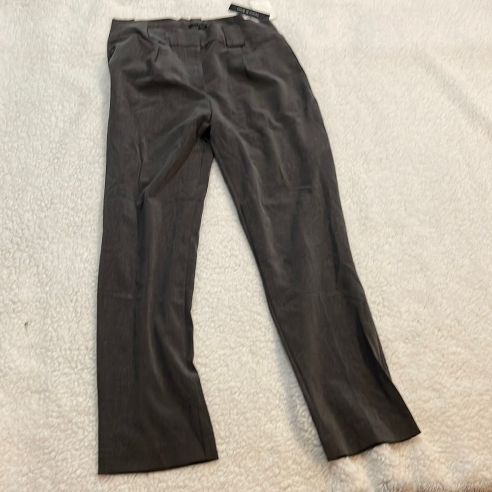 NWT Women’s gray Violets & Roses pants 8